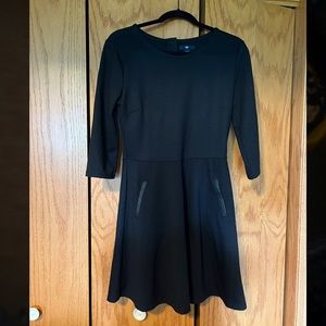 Gap black dress with pockets